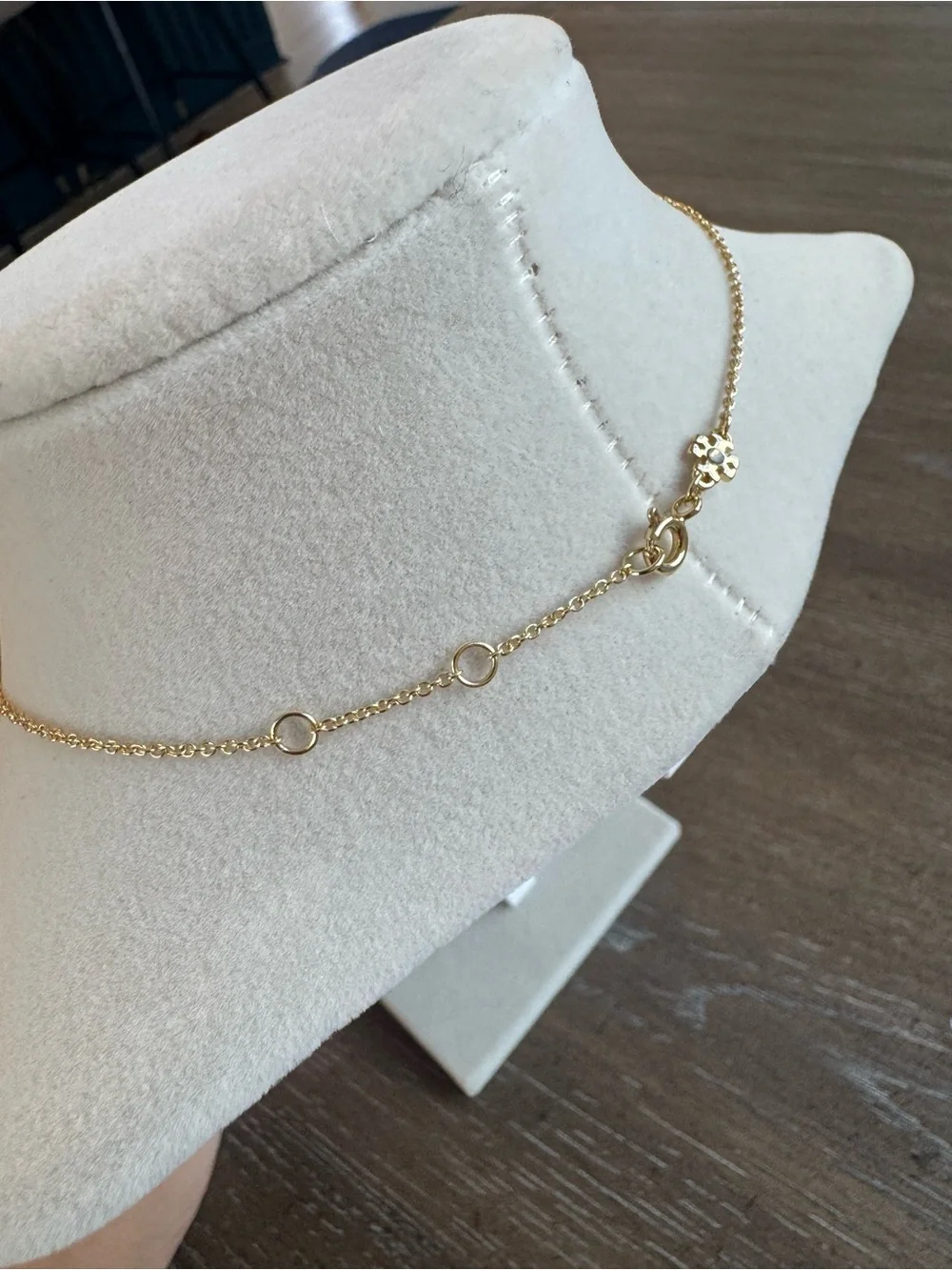 Tory Burch dainty gold and White Logo Pendant Necklace 18 inches adjustable - Picture 4 of 4